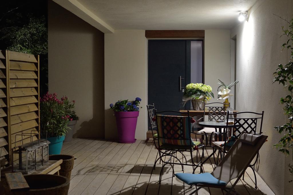 Sous Les Oliviers - Piscine Chauffee - Studios De Standing Tout-Equipes Saint-Maximin Exterior foto