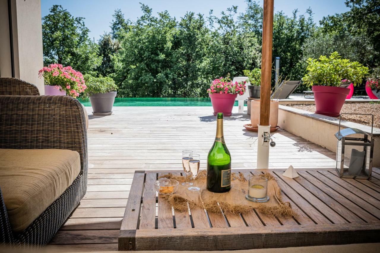 Sous Les Oliviers - Piscine Chauffee - Studios De Standing Tout-Equipes Saint-Maximin Exterior foto